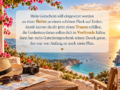 Reisegutschein Spruch mit einer traumhaften Urlaubskulisse am Meer bei Sonnenuntergang. Die Grafik zeigt einen gereimten Gutscheintext für eine Reise, ergänzt durch Kamera, Sonnenhut und Karte als Symbole für Urlaub, Fernweh und Vorfreude.